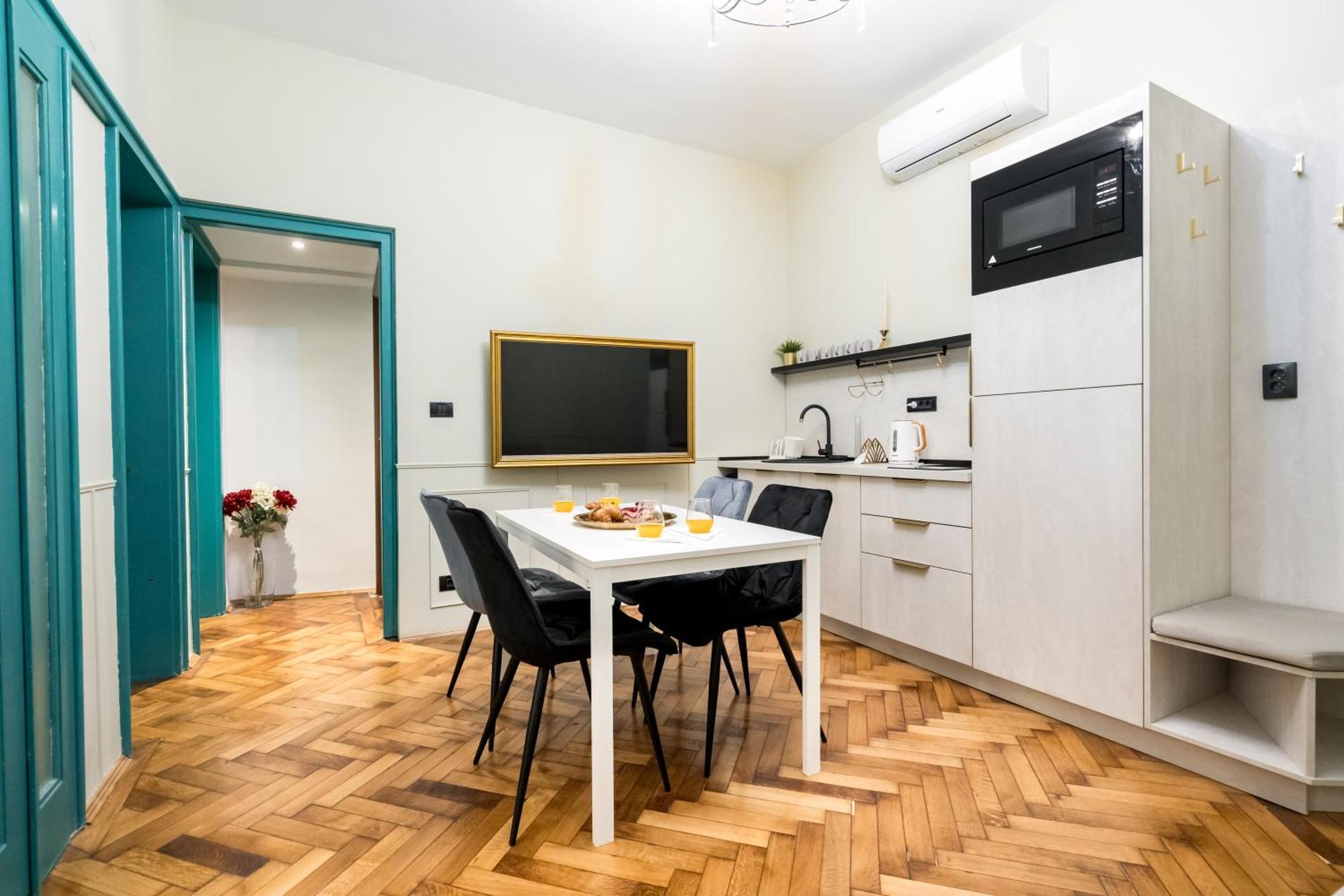 Highline Downtown Residences 6 Persons Family Apartment Bucharest Luaran gambar